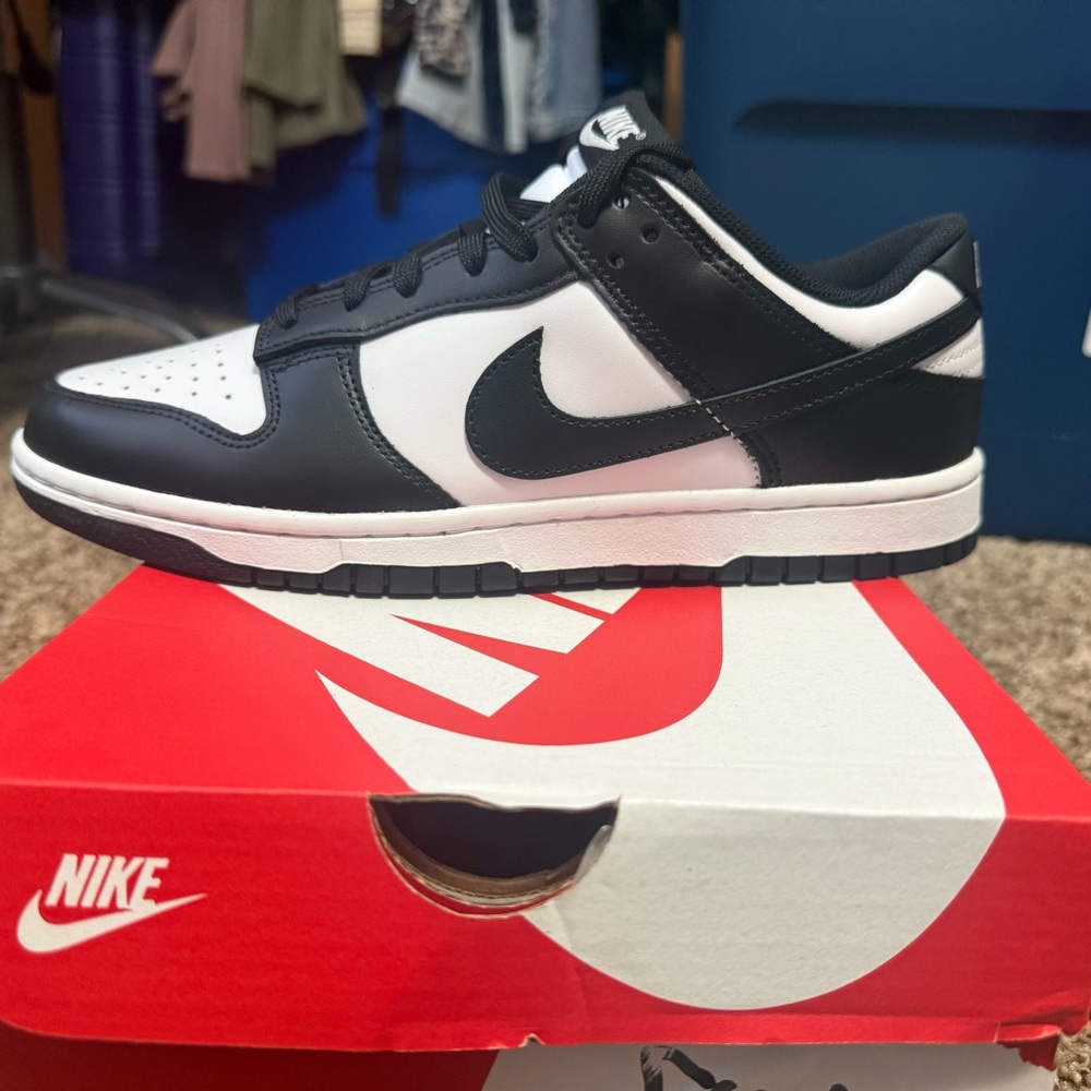 Nike Dunk Low - Black and White “pandas”
